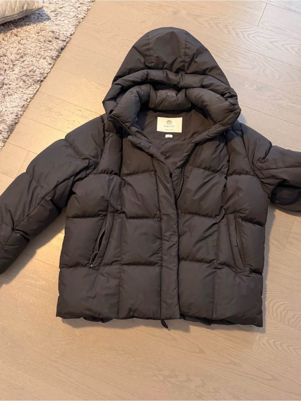 Babaton Aritzia Crown Puffer - XL